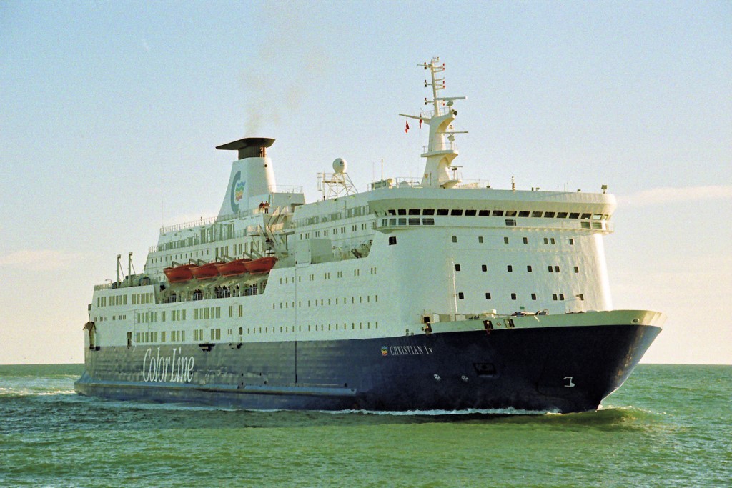 Færgen CHRISTIAN IV (18/6-2005) sejlede for Color Line i perioden fra 1990 til 2008. Den er i dag ejet af italienske Moby Lines, som har givet den navnet MOBY ZAZÀ. Foto: Bernt Skjøtt